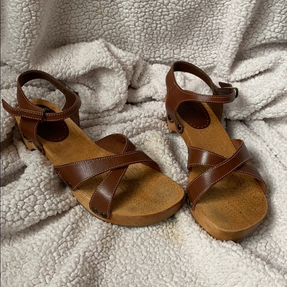 Brazil Heeled Wood Leather Lace Sandals
